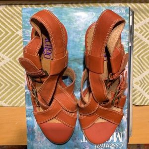 Clarks Indigo Rust Leather Wedge Strap Sandals Never Worn